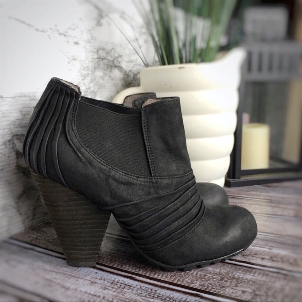 Vince Camuto Bronco Booties